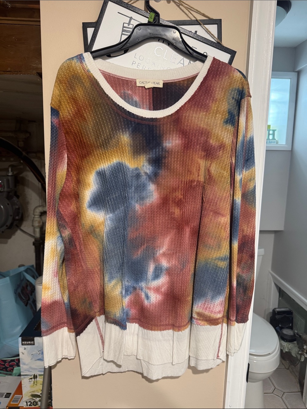 Cactus & Pearl light thermal tunic top EUC, mixed color pretty wash design